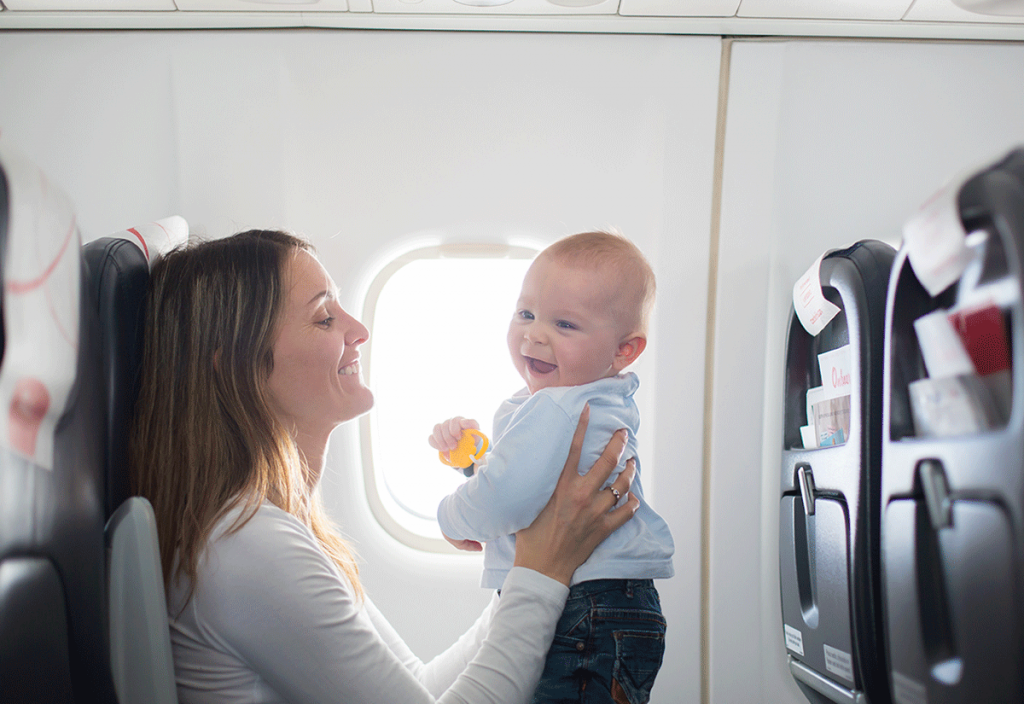 Prendre l'avion avec bébé